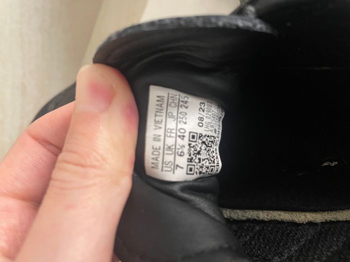 Samba OG black and white 4