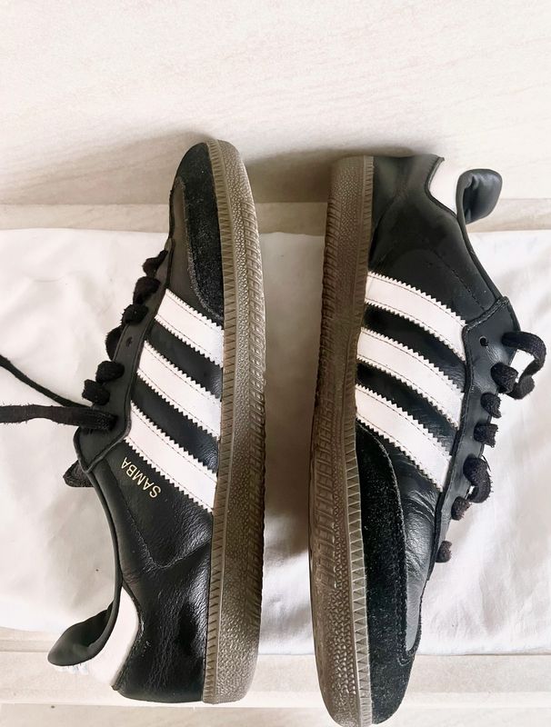 Samba OG black and white 5