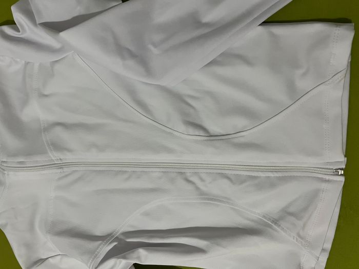 Women’s White Zip-Up Activewear Jacket 2