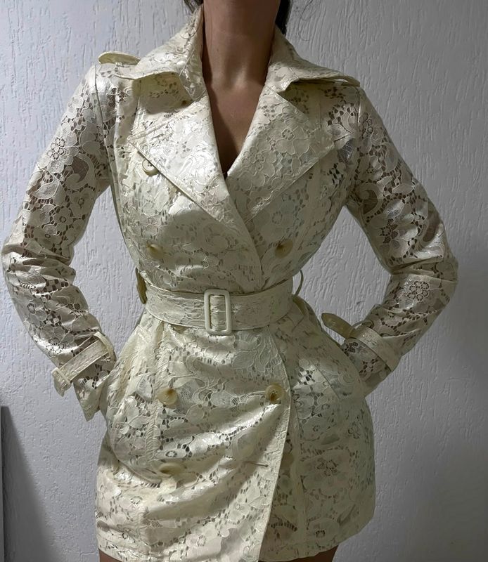 Elegant ivory lace trench coat 1