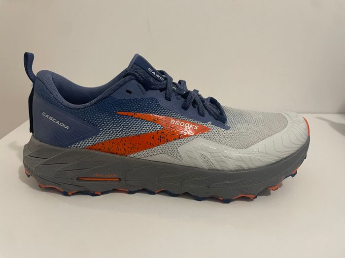 Brooks Cascadia 3