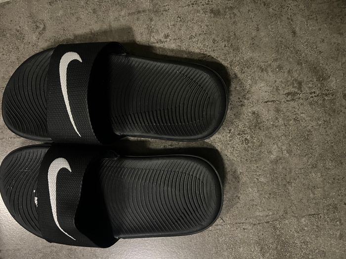 Papuqe per pllazh per djem Nike 2