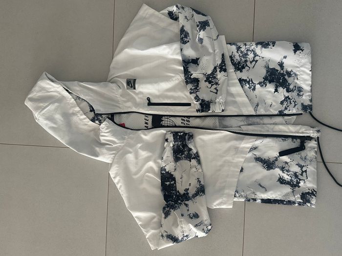 Windbreaker Jacket 1