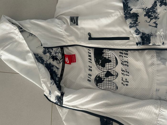Windbreaker Jacket 4