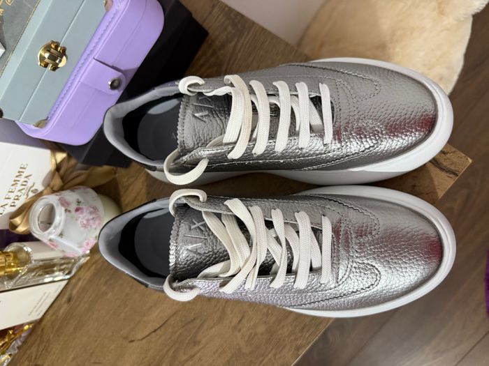 Armani Exchange  3