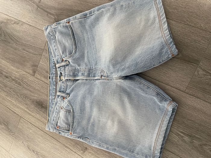 Levis 1