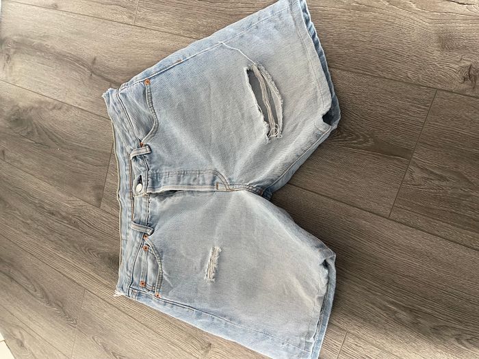 Levis 1