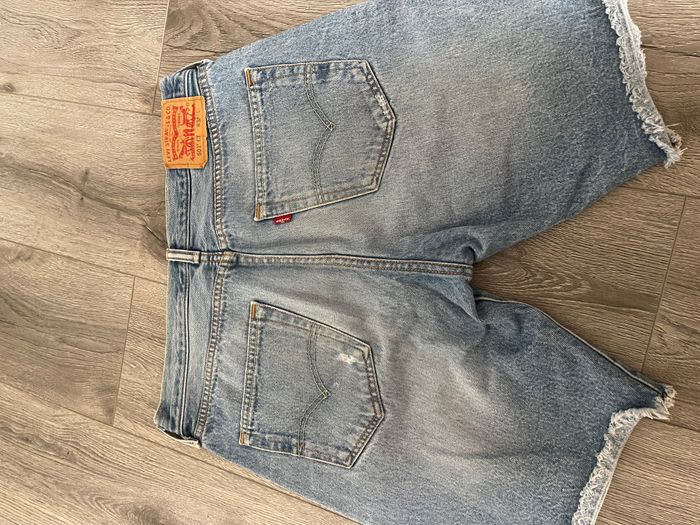 LEVIS 2
