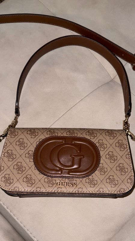 Qantë Guess  1