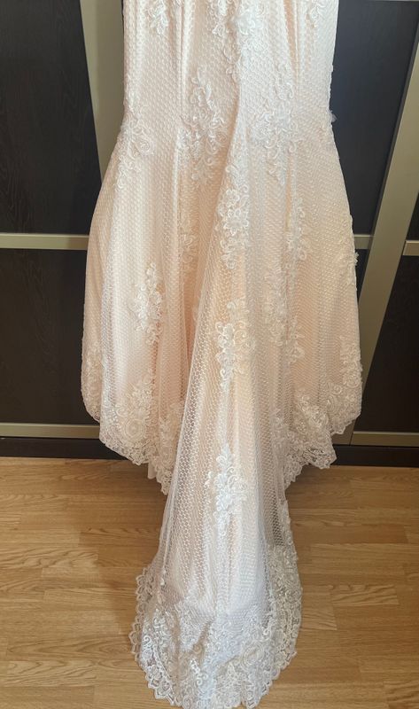 Elegant Lace Mermaid Wedding Dress- Lace, Nude & off white, Like New. Designed  by Tabja 3