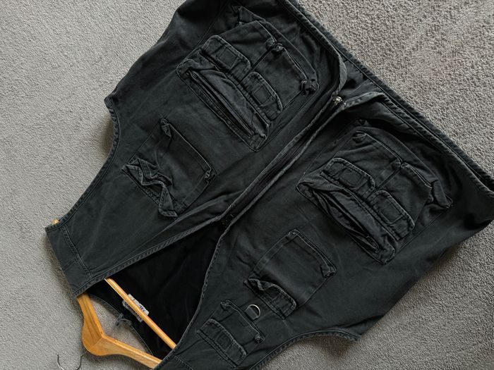 Valento utility vest.  3