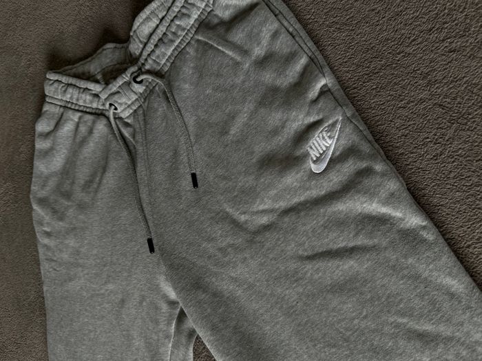 nike joggers 4