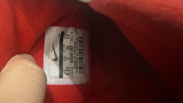 Patika Nike shum te rujtme numer 38 5