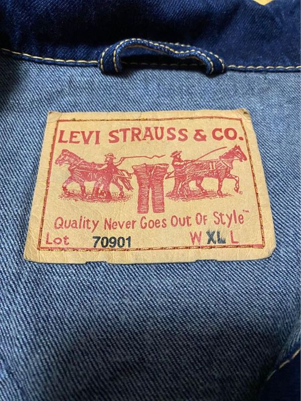 Levi’s Denim Jacket 4