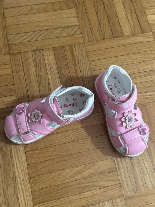 Leather pink shoes  3