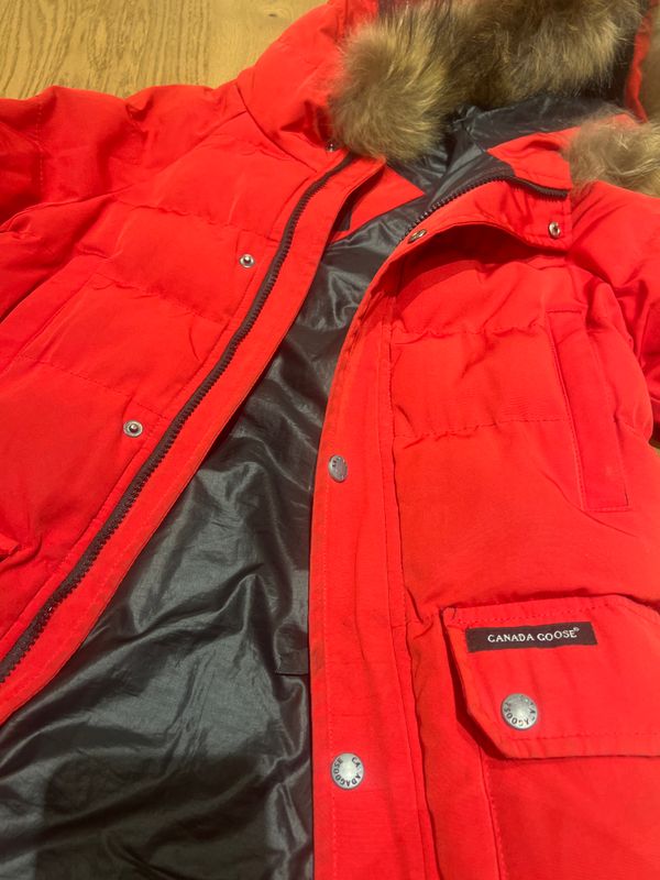 Jakne per dimer e brendit Canada Goose 11-12 vjeq 2