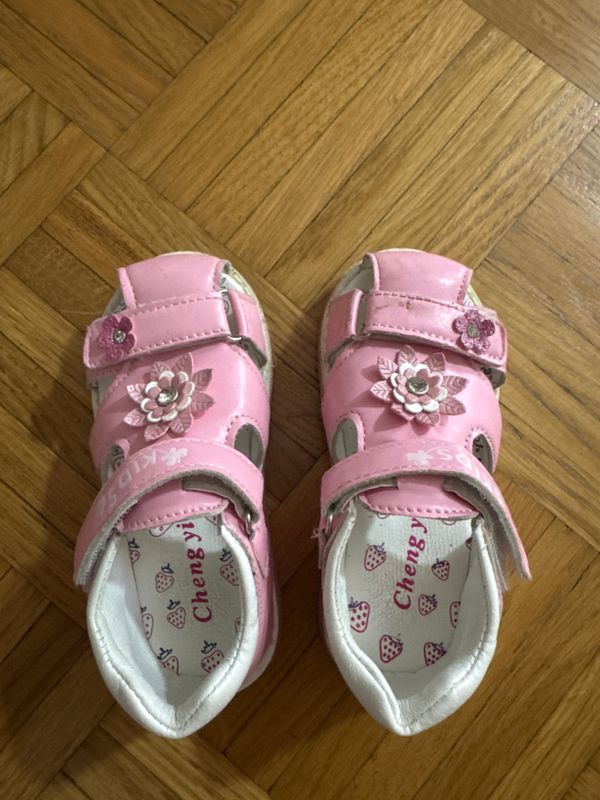 Leather pink shoes  2